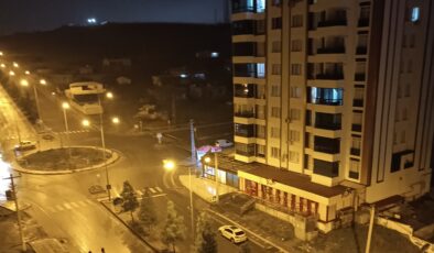 Beklenen yağmur başladı;çiftçilerin umudu arttı