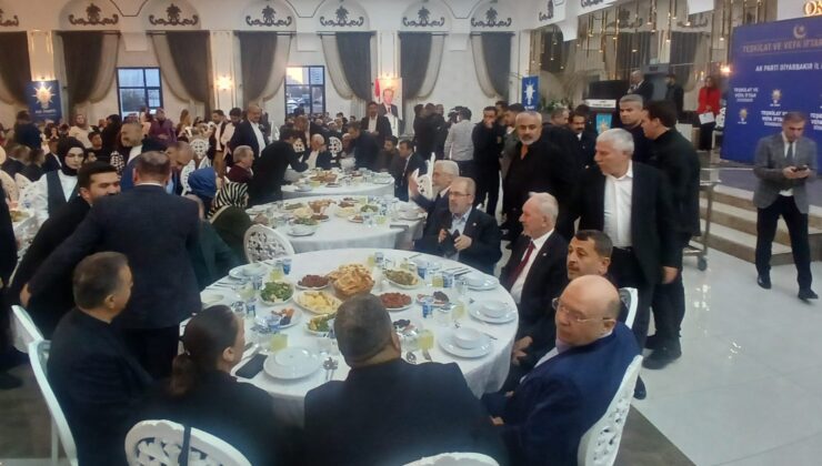 AK Parti Diyarbakır Teşkilatı İftarda Buluştu