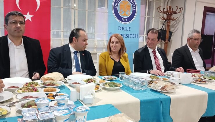 Dicle Üniversitesi Yönetimi Basın Temsilcileriyle İftarda Buluştu