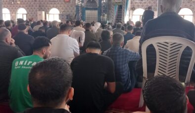 Ramazan Ayı’nın son Cuma Namazına yoğun katılım