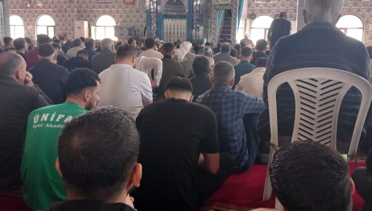 Ramazan Ayı’nın son Cuma Namazına yoğun katılım