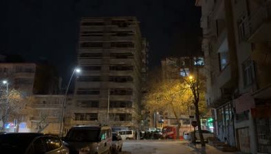 İnşaat halindeki binanın asansör boşluğuna düşen kişi öldü