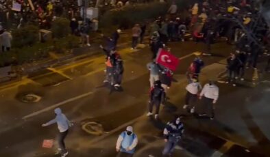 İzinsiz gösteriye müdahale eden 5 polis yaralandı