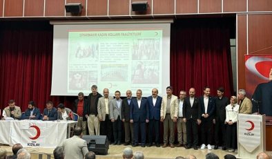 Diyarbakır Kızılay’da Bayrak Değişimi!