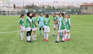 TFF, kadın futbolunda yetenekleri bölge seçmeleriyle keşfediyor