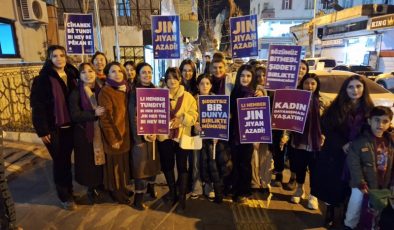 Kadınlar 8 Mart’ı tribünlerde kutladı “Eşitlik için sahadayız”