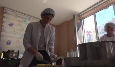Diyarbakırlı kadınlar iftar sofralarını büyütüyor