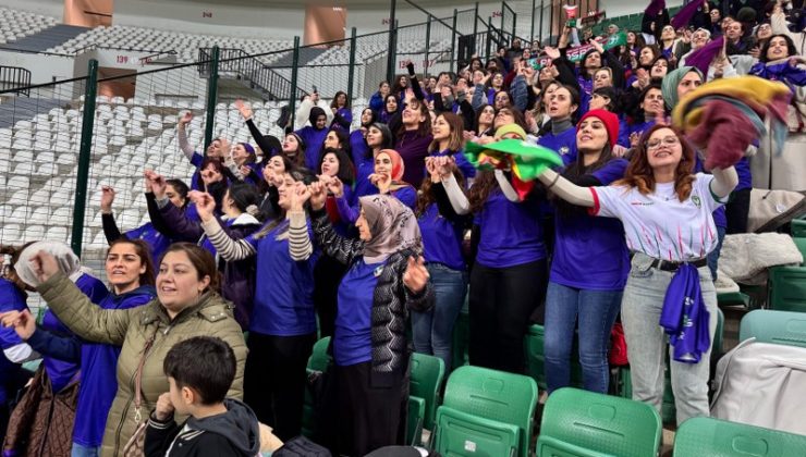 Kadınlardan Amedspor’a 8 Mart desteği