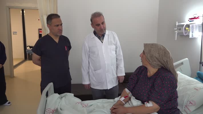 Kanaması olan hasta V-Notes cerrahisiyle tedavi edildi