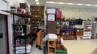 Kasap antika tutkusunu dükkanında yaşatıyor