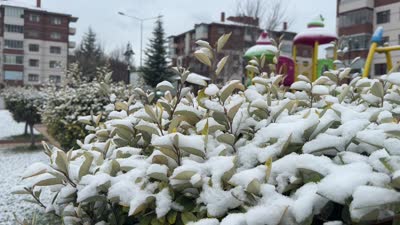 Kastamonu’da kar yağışı etkili oldu, şehir beyaza büründü