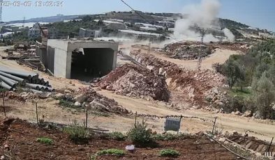 Kontrollü patlatma sırasında fırlayan kaya parçaları eve isabet etti