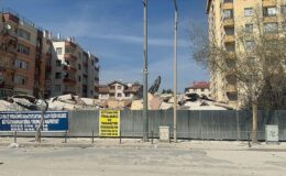 Konya’da 6 katlı bina çöktü