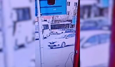 Kırmızı ışıkta bekleyen araca silahlı saldırı: 1 ölü, 1 yaralı