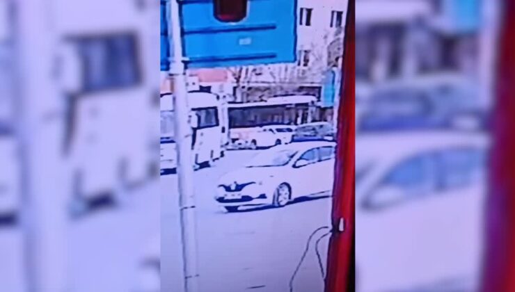 Kırmızı ışıkta bekleyen araca silahlı saldırı: 1 ölü, 1 yaralı