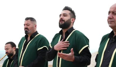 Mardin Diller ve Dinler Korosu üç dilde ilahi seslendirdi