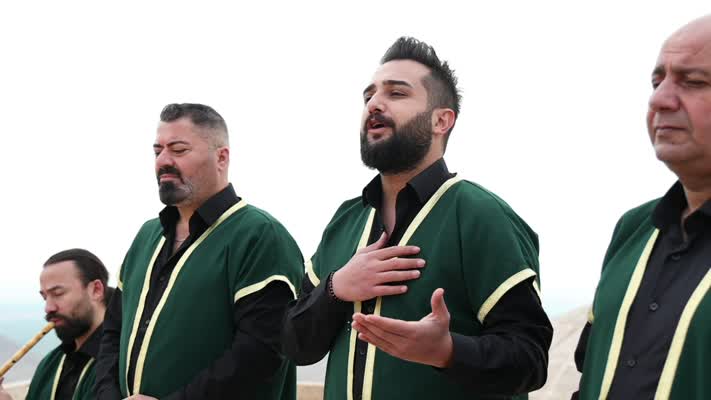 Mardin Diller ve Dinler Korosu üç dilde ilahi seslendirdi