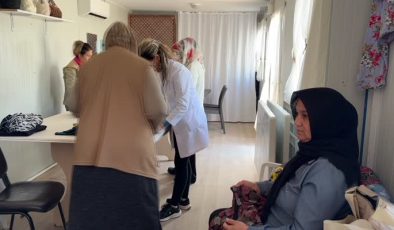 Meslek edinen depremzede kadınların el emeği ürünleri yurt dışına da pazarlanacak