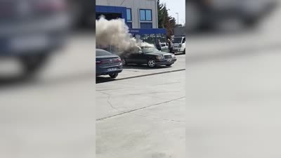 Muayeneden geçemeyen aracını yaktı