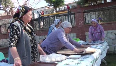 İftar sofraların lezzeti 700 yıllık Dibile tatlısı imece usulüyle yapılıyor