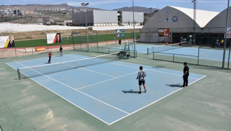 Okul Sporları Gençler Tenis Bölge Birinciliği müsabakaları, Şırnak’ta başladı