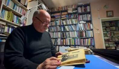 Kitap tutkunu Yaman’ın 70 bini aşan koleksiyonu büyülüyor