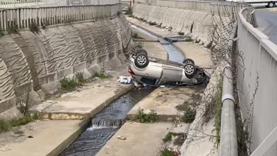 Pendik’te otomobilin dereye düşmesi sonucu 5 kişi yaralandı
