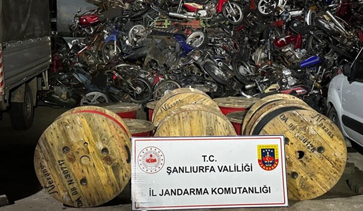 Şantiye deposundan hırsızlık yaptıkları iddiasıyla 2 zanlı tutuklandı