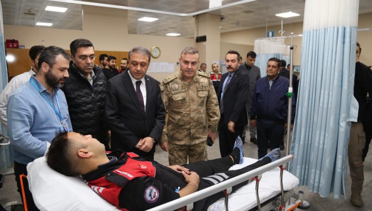 Şanlıurfa’da motosikletli yunus timinin otomobille çarpışması sonucu 2 polis yaralandı