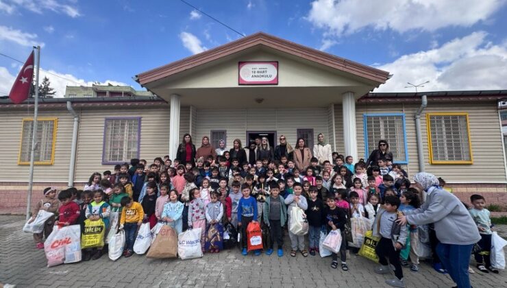 Siirt’te anaokulu öğrencileri harçlıklarıyla akranlarına bayramlık aldı
