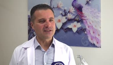 Siyah kuşak sahibi doktor baba ile tıp öğrencisi kızı, karate hakemliği yapıyor