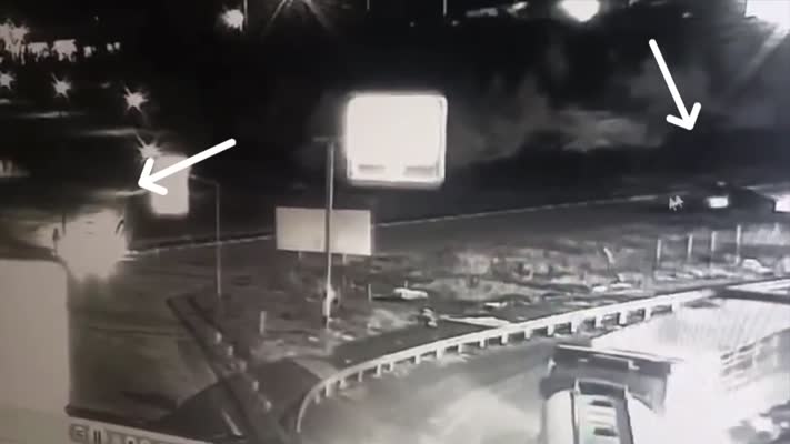 Tankerin önünü keserek silah ve sopalarla zarar veren 2 zanlı tutuklandı