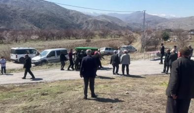 Trafik kazasında yaşamını yitiren 3 kişi toprağa verildi