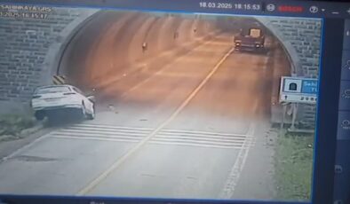 Otomobil tünel girişine çarptı: 1 ölü