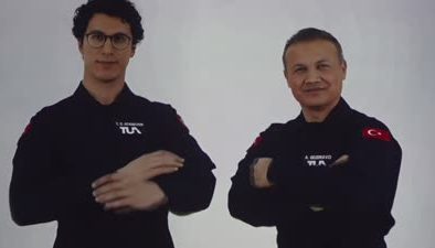 Türkiye’nin ilk astronotu Gezeravcı, öğrencilerle bir araya geldi