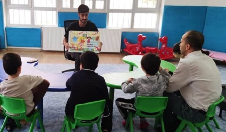 Üniversite öğrencileri down sendromlu çocuklarla buluştu