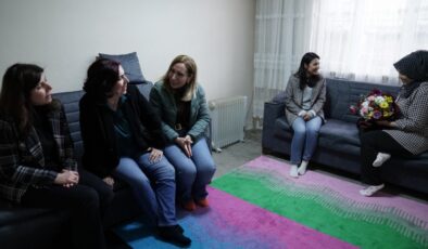 Üçüz bebek annesi Evin Yıldırım’a anlamlı ziyaret