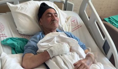 Üzerine kaynar su dolu çaydanlık devrilen yaşlı adam yaralandı