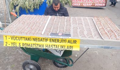 Diyarbakır’da şifa kaynağı bakır bileklikler yoğun ilgi görüyor