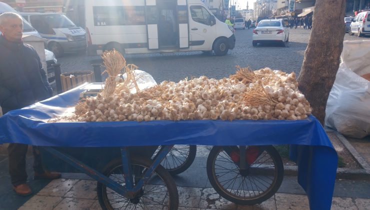 Her Derde Deva Sarımsaklar Diyarbakır’daki Tezgahlarda