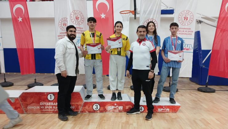 Koşuyolu Mesleki Teknik Anadolu Lisesi Floor Curling’de başarıya ulaştı