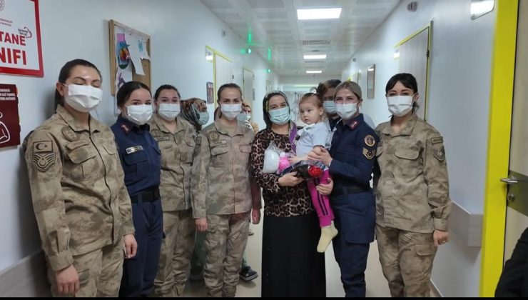 Diyarbakır’da kadın polisler ve jandarmadan anlamlı 8 Mart Etkinliği