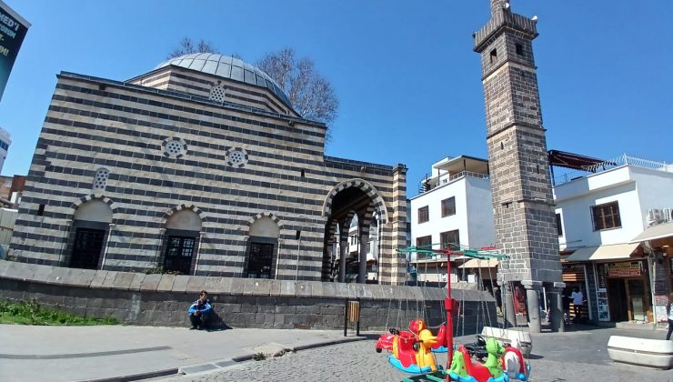 Tarihi Sur İlçesi’nde Atlı Karınca Geleneği yaşatılıyor