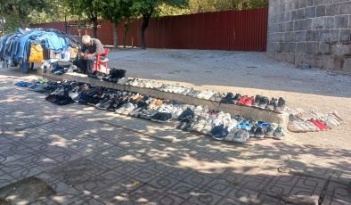 Bayram öncesi ikinci el ayakkabı tezgahları kuruldu
