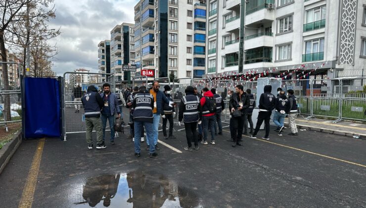 Nevruz alanına girişler başladı