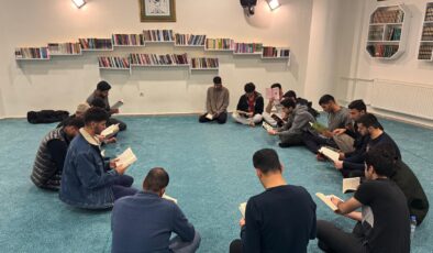 Selahaddin Eyyubi Erkek Öğrenci Yurdu mescidi, kitaplarla buluşuyor