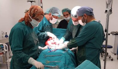 Çermik Devlet Hastanesinde 35 santimlik Myom çıkarıldı