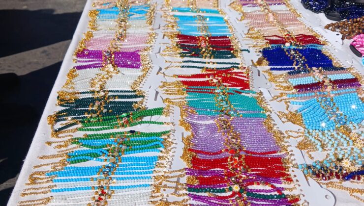 Ramazan Bayramı Alışverişinde Bileklik Modası: Renk Cümbüşü Tezgahlara Taşındı