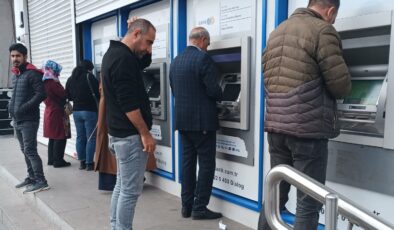 Diyarbakır’daki ATM’lerde bayram yoğunluğu