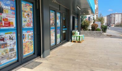 Marketler hizmet vermeye başladı
